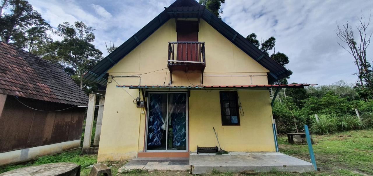 Chalet Kampong Semawar Kuala Kangsar Eksteriør billede