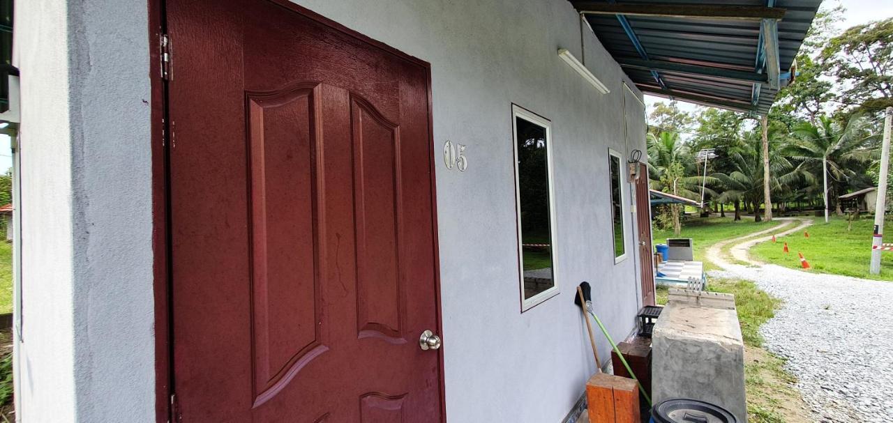 Chalet Kampong Semawar Kuala Kangsar Eksteriør billede