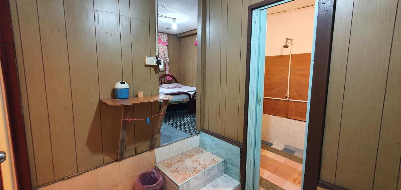 Chalet Kampong Semawar Kuala Kangsar Eksteriør billede