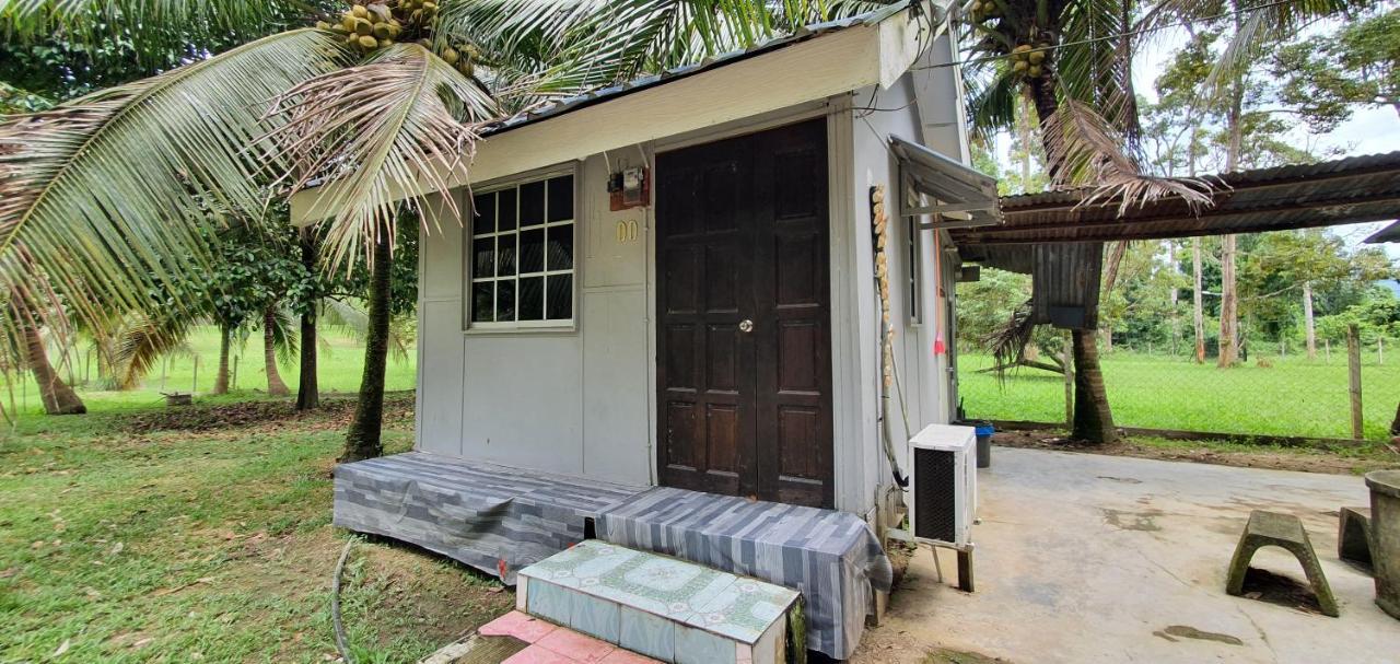 Chalet Kampong Semawar Kuala Kangsar Eksteriør billede