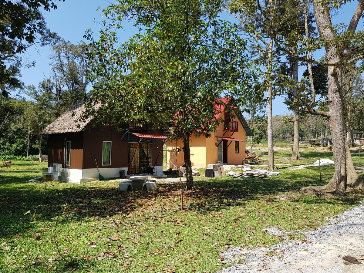 Chalet Kampong Semawar Kuala Kangsar Eksteriør billede